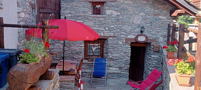 Two-roomed chalet in Antey Saint Andrè