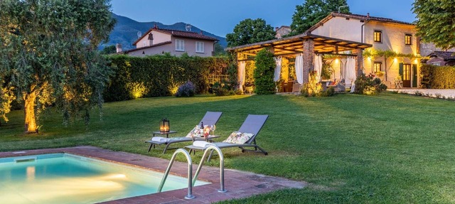 Typical Tuscan Villa: garden 5000 sqm fenced views pool air cond. fireplace WiFi