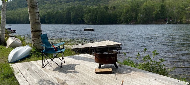 Ultimate couples getaway! Quiet and private Lakeside Cottage in the Adirondacks