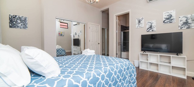 Unbeatable Location - Walkable Entertainment
