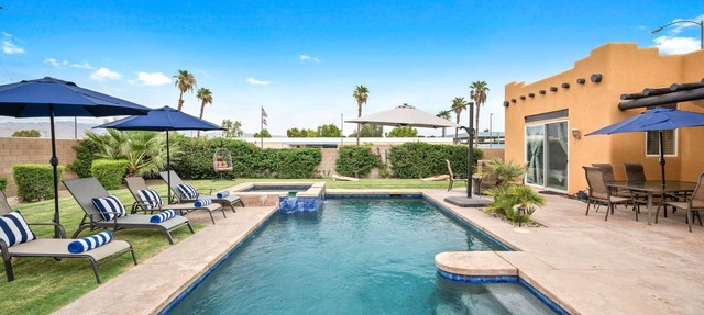 Unique Bermuda Escape with Pool/Spa & King Size Bed!