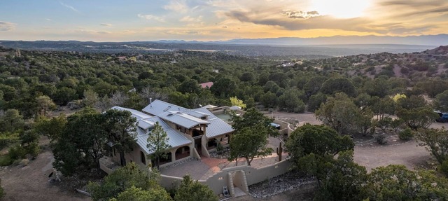 Unique Spacious 5BR/4BA retreat on 5 acres in scenic foothills of Tesuque