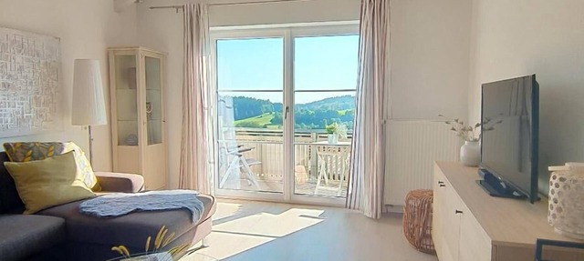 Unique vacation apartment (90sqm) in a quiet location with east and south-facing balconies and Finnish sauna