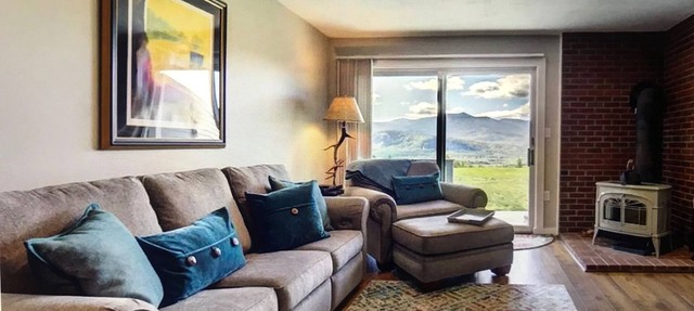 Updated 3 Bedroom, 2 Bath Condo with Beautiful Mountain Views