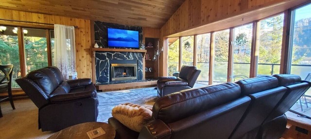 Updated Duplex with Mountain & Filtered Water View