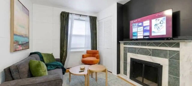 Updated Modern Urban Stay Close to NYC PATH & Pet friendly