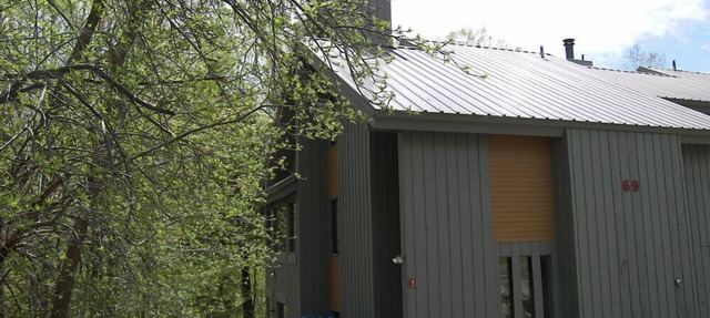 Updated, spacious, AC/FP, pool access, near Loon. C6901 by LRS