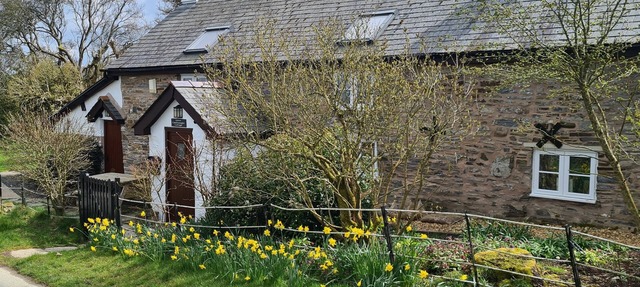 Upper Castlewright Cottage - spectacular views, historic gateway to Wales