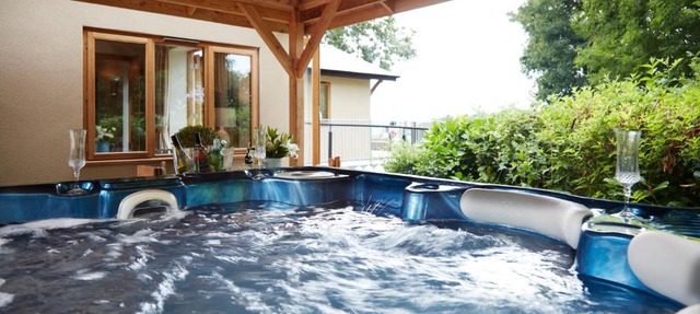 Upper Gelli Luxury Holiday Lodge, Converted Dairy & Cosy Shepherds Huts