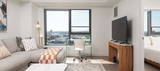 Upscale 1BR near MIT Harvard with Parking!