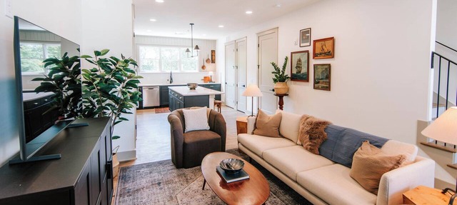 Upscale 2BR Apartment by MHM Luxury Properties