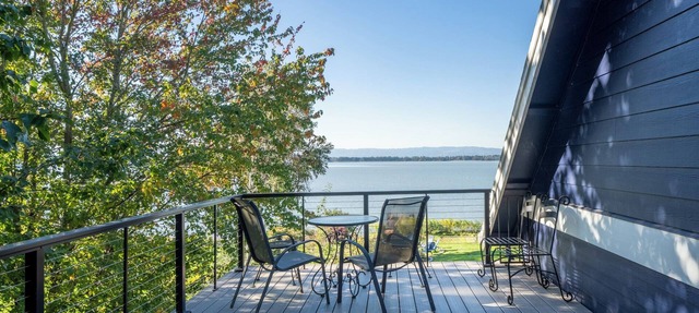 Upscale Lakefront ADU w/Access to Pickleball Court