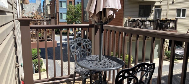 Upscale/Modern townhome/Newly built/metro walkable