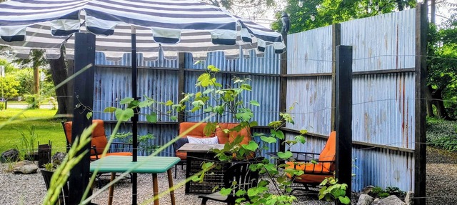 Upscale Studio Retreat Minutes from Amherst, UMass, and Amherst College.