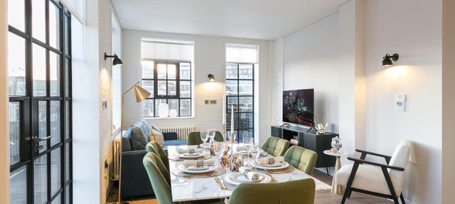 Urban Chic - Clink Street