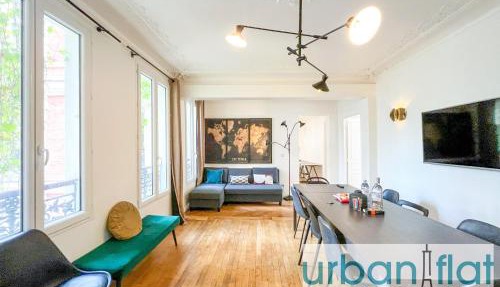 Urban Flat 99 - Spacious 6 BDR Apartment in Paris