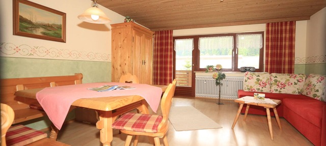 Vacation apartment 1, 100 sqm, 3 bedrooms, south-facing balcony