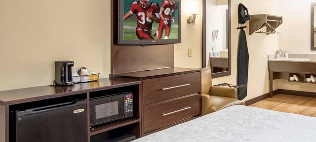 Vacation Day Is Always A Great Idea! Free Parking and Pet-friendly Property