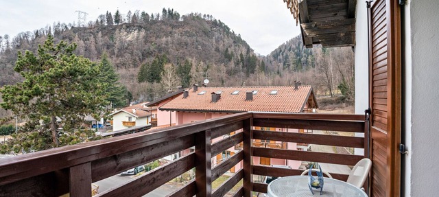 Vacation Home "Chalet Bella Vita Pergine Valsugana" with Mountain View, Shared Terrace & Wi-Fi