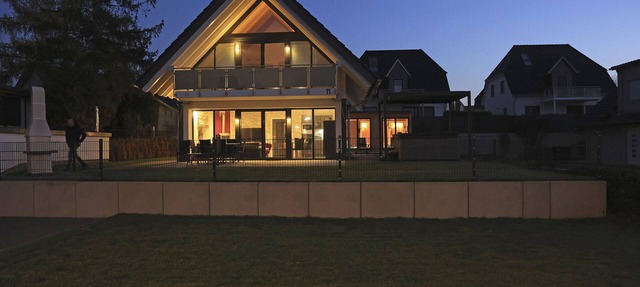 Vacation home directly on the lake, outdoor whirlpool and exclusive 20sqm wellness sauna