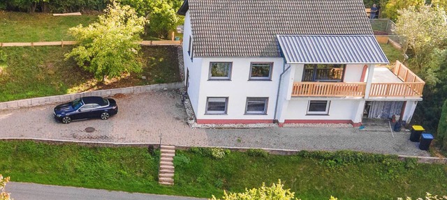 Vacation home Kronenburg Idyllic location, modern comfort & pets welcome!