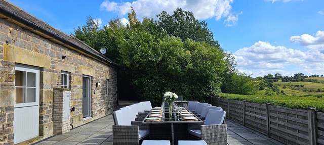 Valley View Barn - LUXURY DETATCHED BARN - DERBYSHIRE - Sleeps up to 14 persons