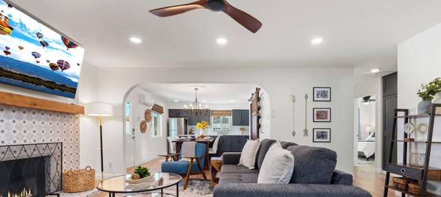 ValleyVibe: Modern Comfort in North Valley - an Irvie Home