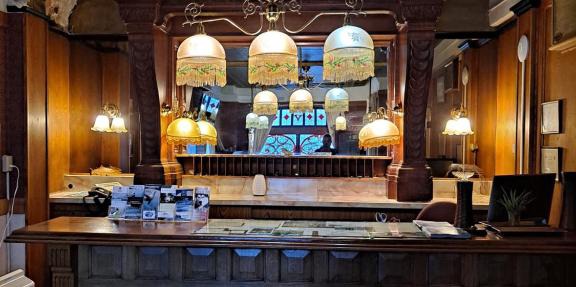 Van Gilder Hotel