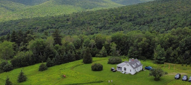 Vermont house in stunning private country setting and 360 degree panoramic views