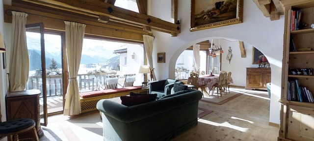 Very spacious, tastefully furnished 5-room-maisonette-apartment with a big balco