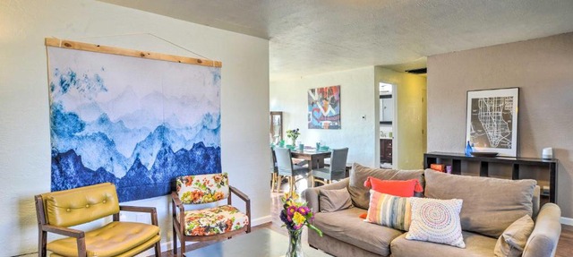 Vibrant ABQ Adobe Den: Mtn Views, Walk to Park!