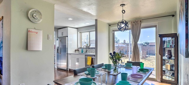 Vibrant ABQ Adobe Den: Mtn Views, Walk to Park!