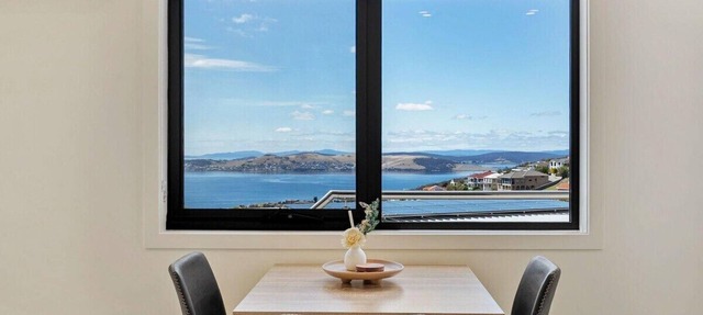 "View Studio" Apartment Sandy Bay Close to Casino.
