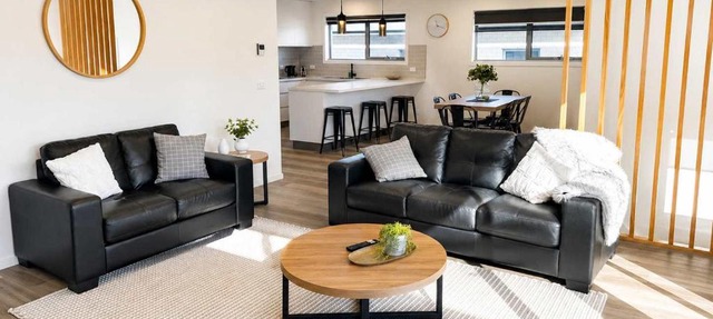 Villa 3 NEW 2Bed-Bath Close to Shops-10 minutes to Airport