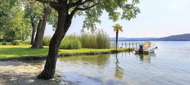 Villa Adelinda: A luxurious one-story villa located right on the Lake Maggiore, with Free WI-FI.