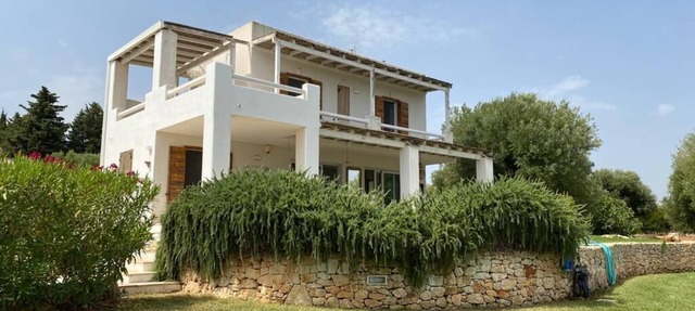 Villa Agosto, attractive villa with sea view, pool, air conditioning