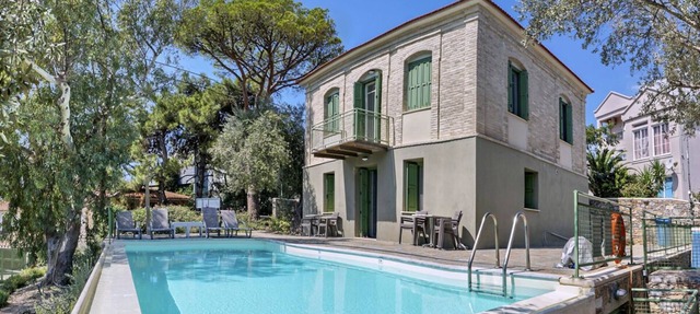 Villa Amphora - Three Bedroom Villa, Sleeps 6