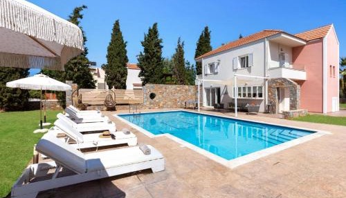 Villa Argi by Villa Plus