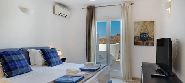 Villa "Blueros - Main" with Sea View, Shared Pool & Wi-Fi