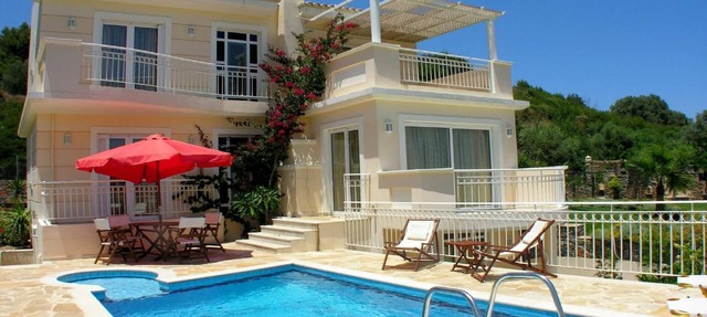 Villa Callistemon - Four Bedroom Villa, Sleeps 8