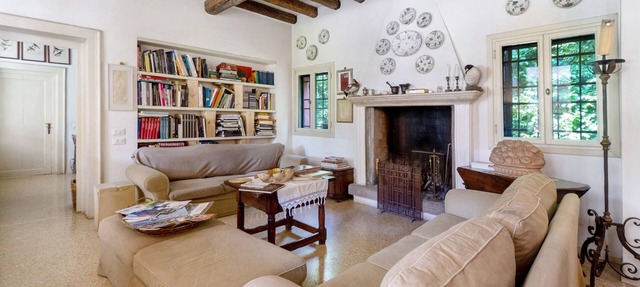 Villa 'Colloredo' with Shared Garden and Air Conditioning