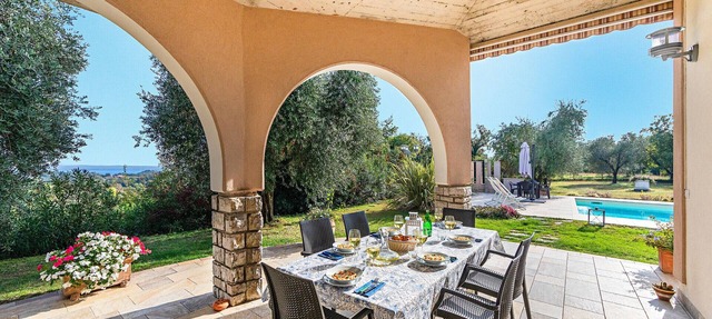 Villa Daniela con piscina vista lago by Wonderful Italy