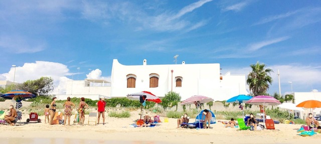 Villa directly on the beach with sea view (TL43)