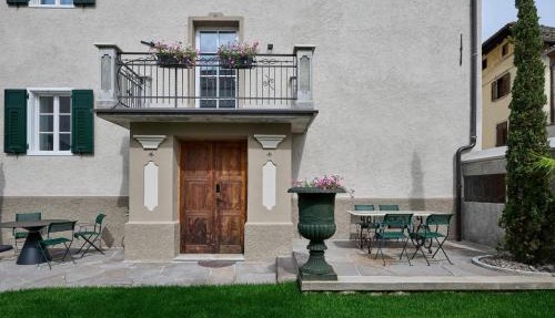 Villa Donata - Luxuriöses & großzügiges Apartment im Herzen von Kaltern, mit Innenhof, kostenlosem Parkplatz direkt am Haus