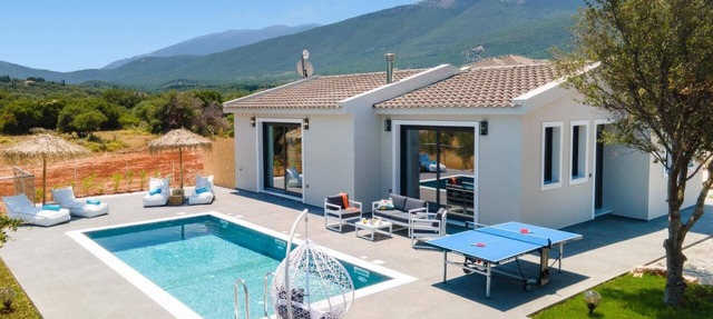 Villa Drogarati Cottage by Villa Plus