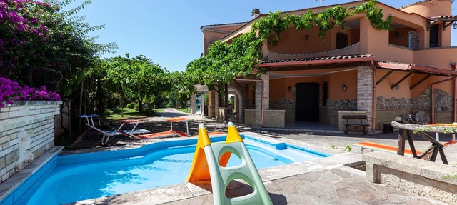 Villa Erika with private pool and garden, Lecce, Italy