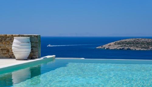 VILLA ERIS
