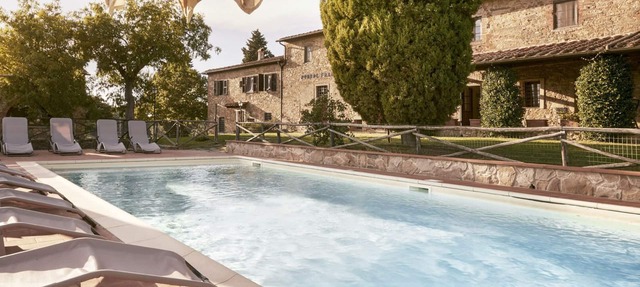 Villa Frantoio with 7 double rooms plus 1 apartment with the 8th double room.