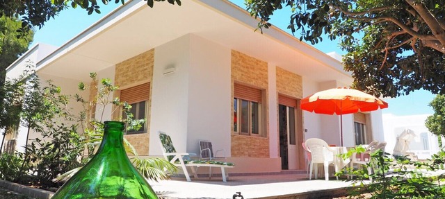 Villa Flora 8 beds at 50 mt. from the sea