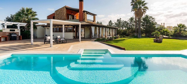 Villa for 9 People with Pool and Panoramic View